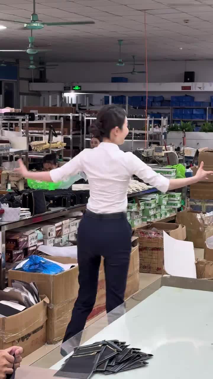 @Sally 雪莉 大笑笑