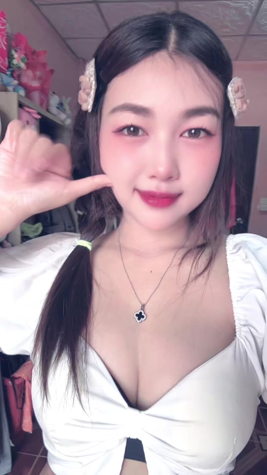@Chompoo