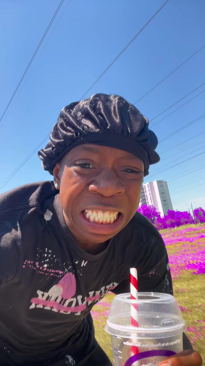 @☮️