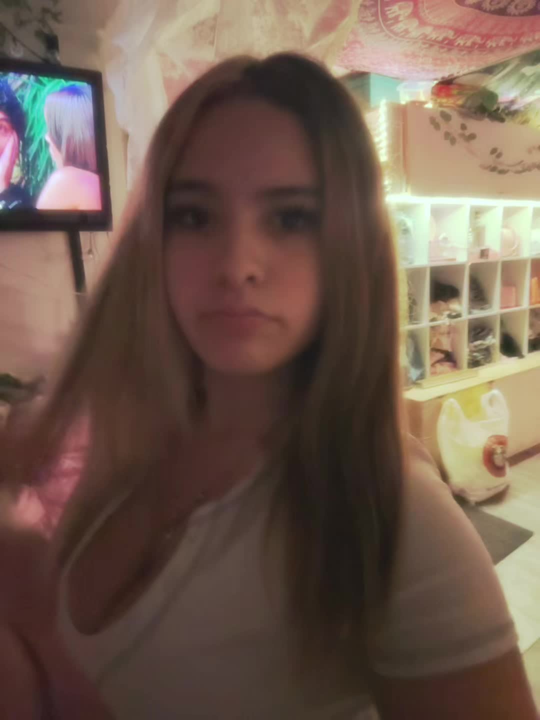 @Claudia โฑ