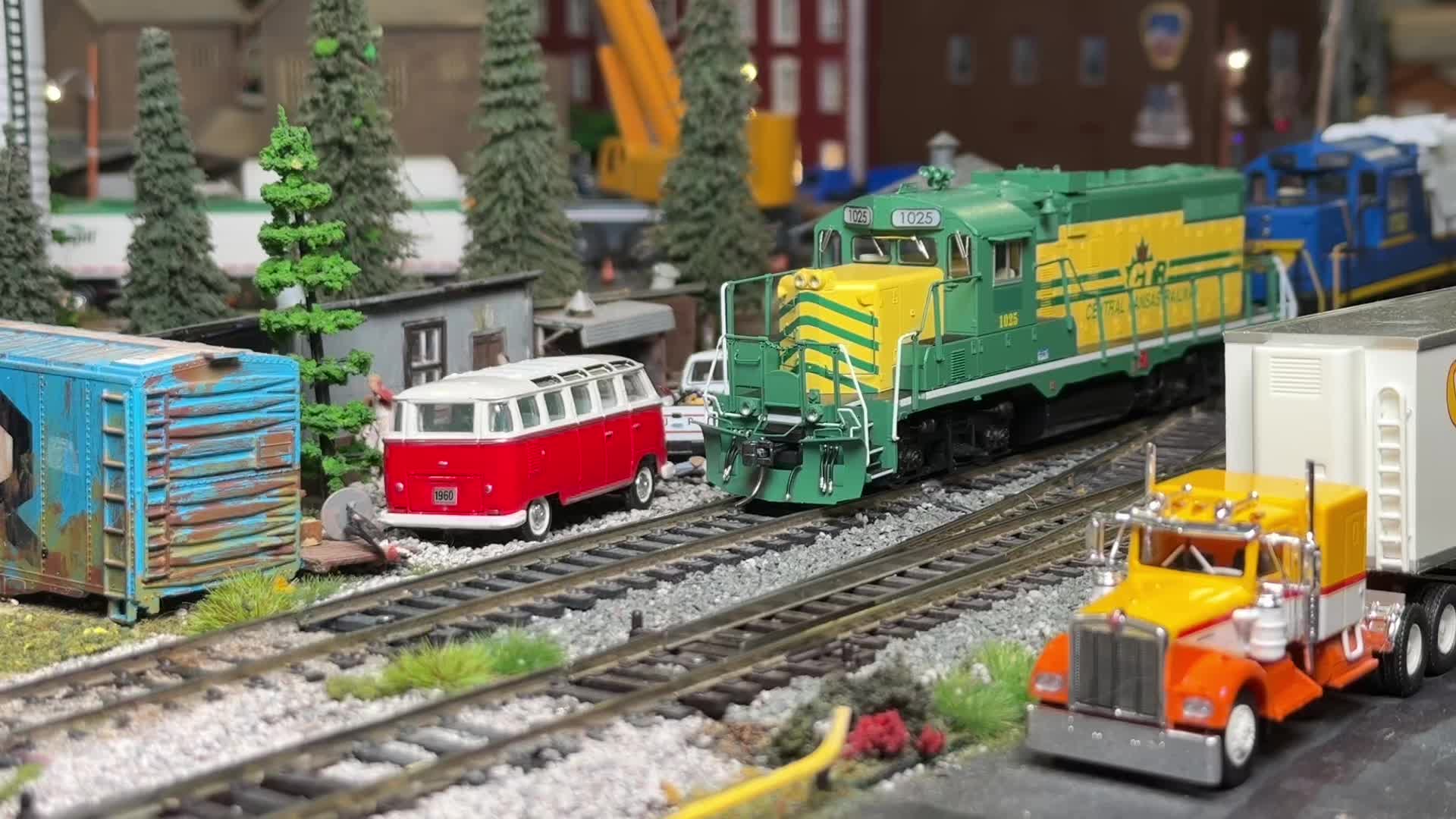 @BigBoysTrainToys