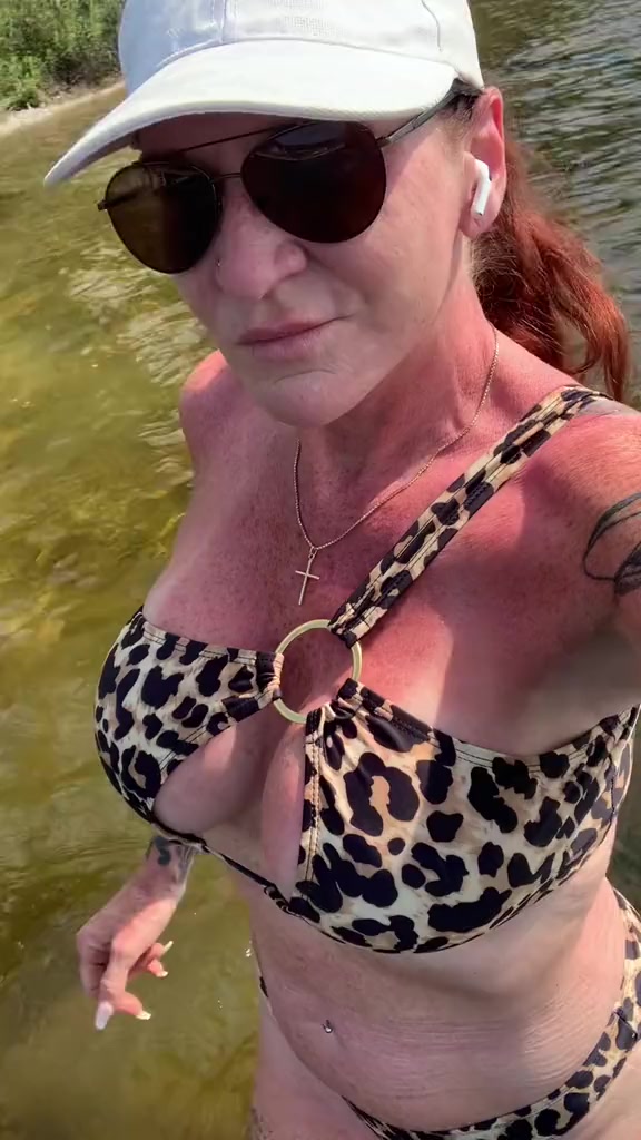 @Susielicious_1 🇨🇦