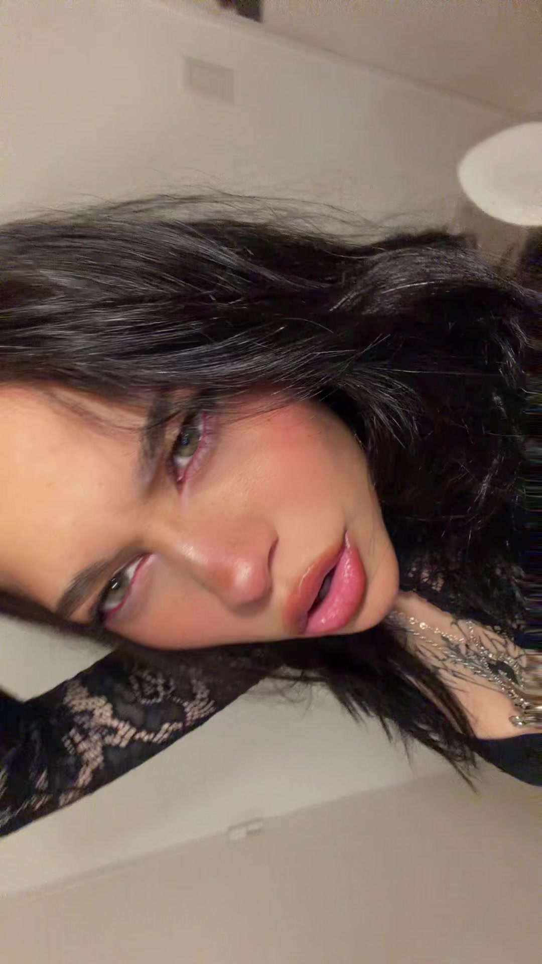 @Azura