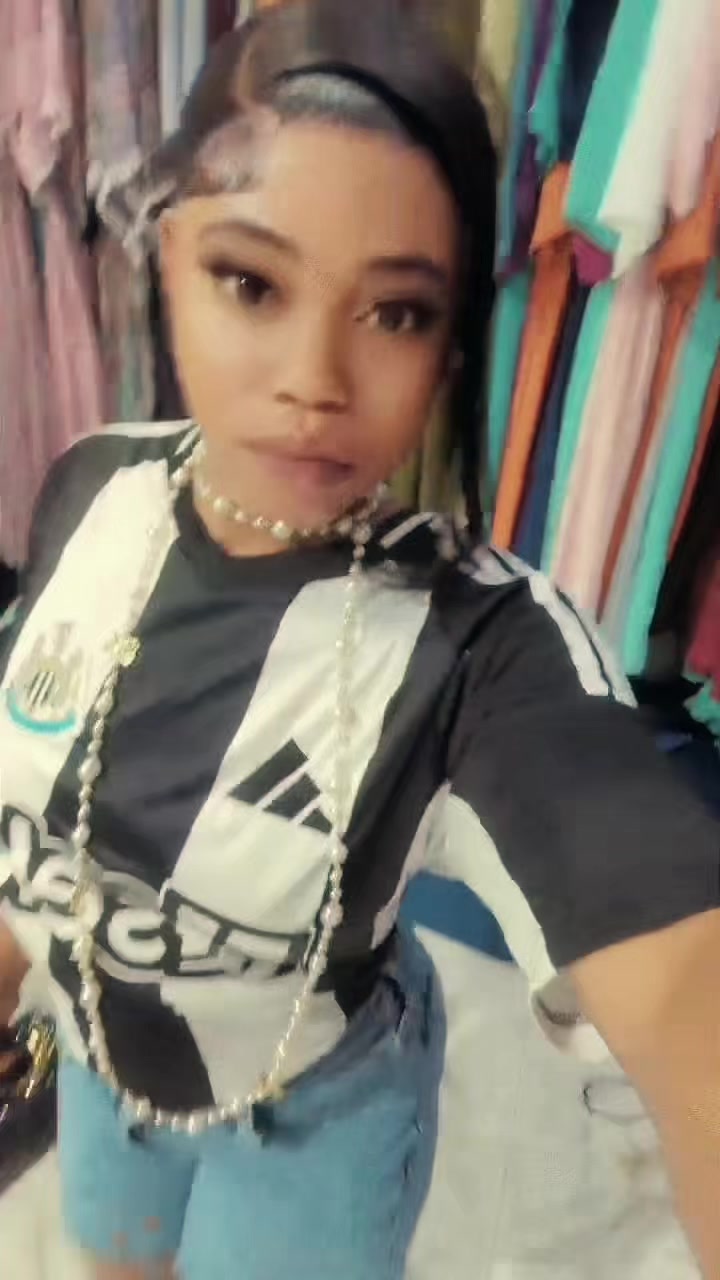 @Madam Bronii🤭🤍💎👩🏫🌎