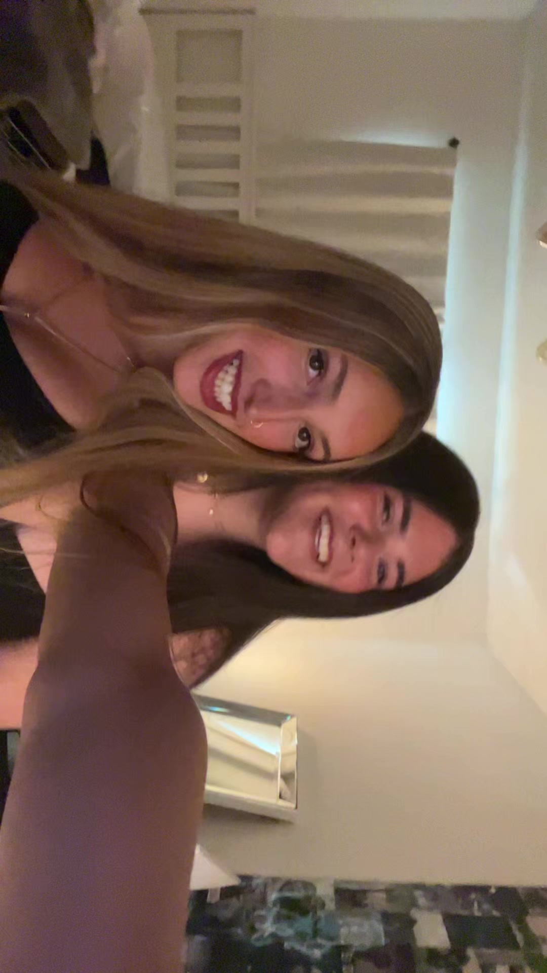 @moni
