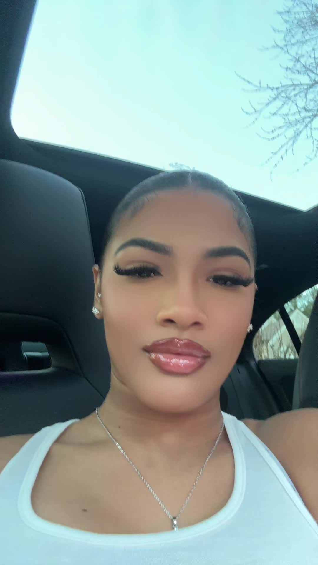 @KIRA SIERRA