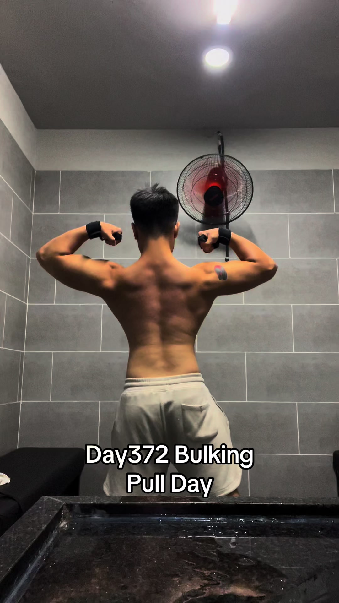 @Kent th&iacute;ch tập gym