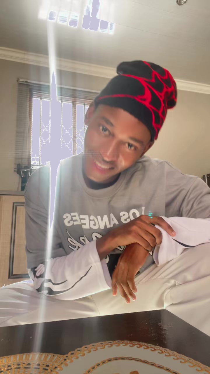 @Fefe Masigo🇿🇦
