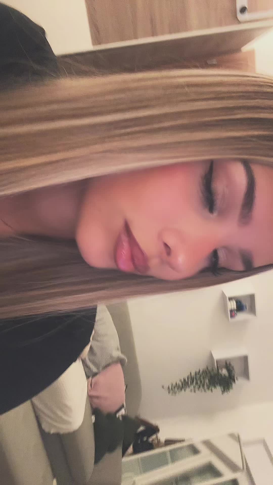 @𝐓𝐨𝐧𝐢𝐚