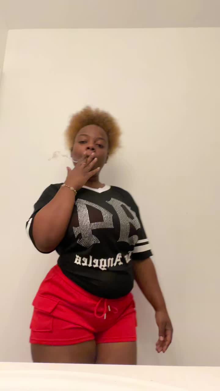 @Miss Standing on business 🗣️