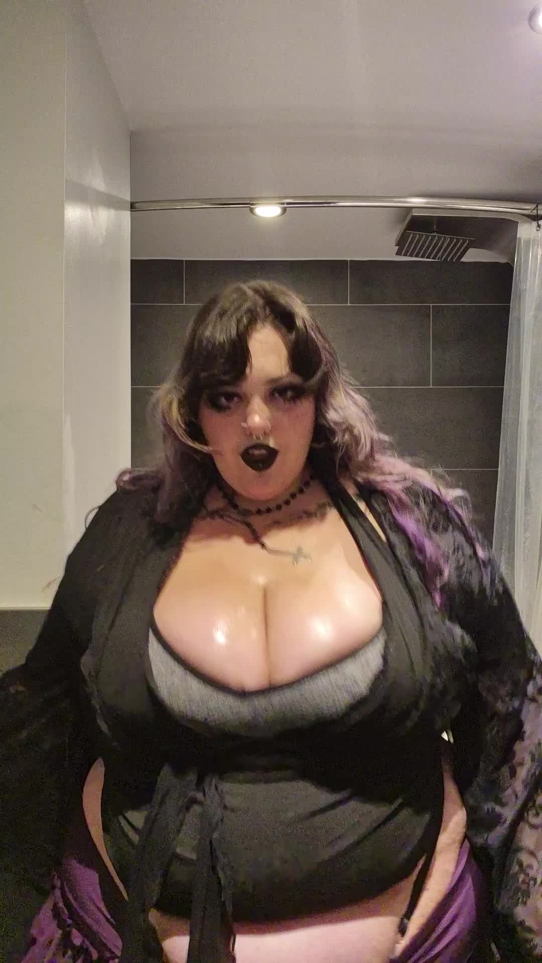 @Goth Baby 🖤🦇