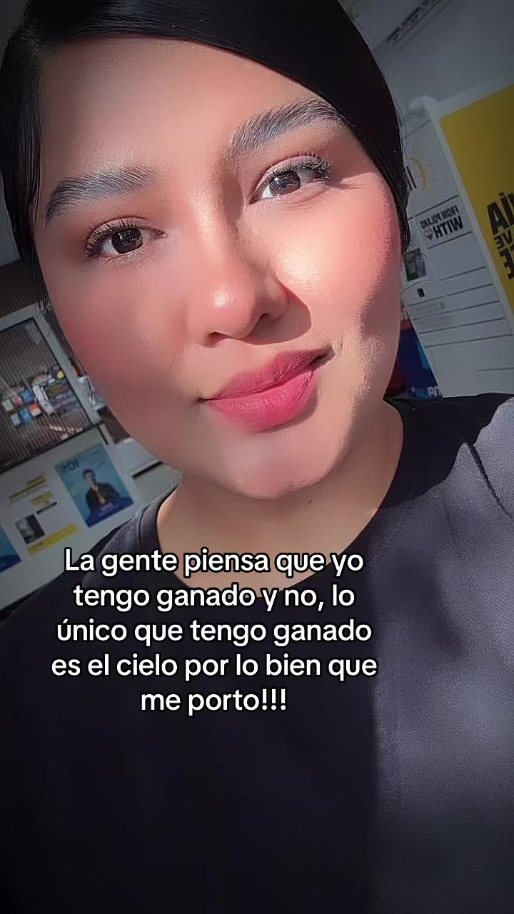 @Vanessa Elizabeth 🦋
