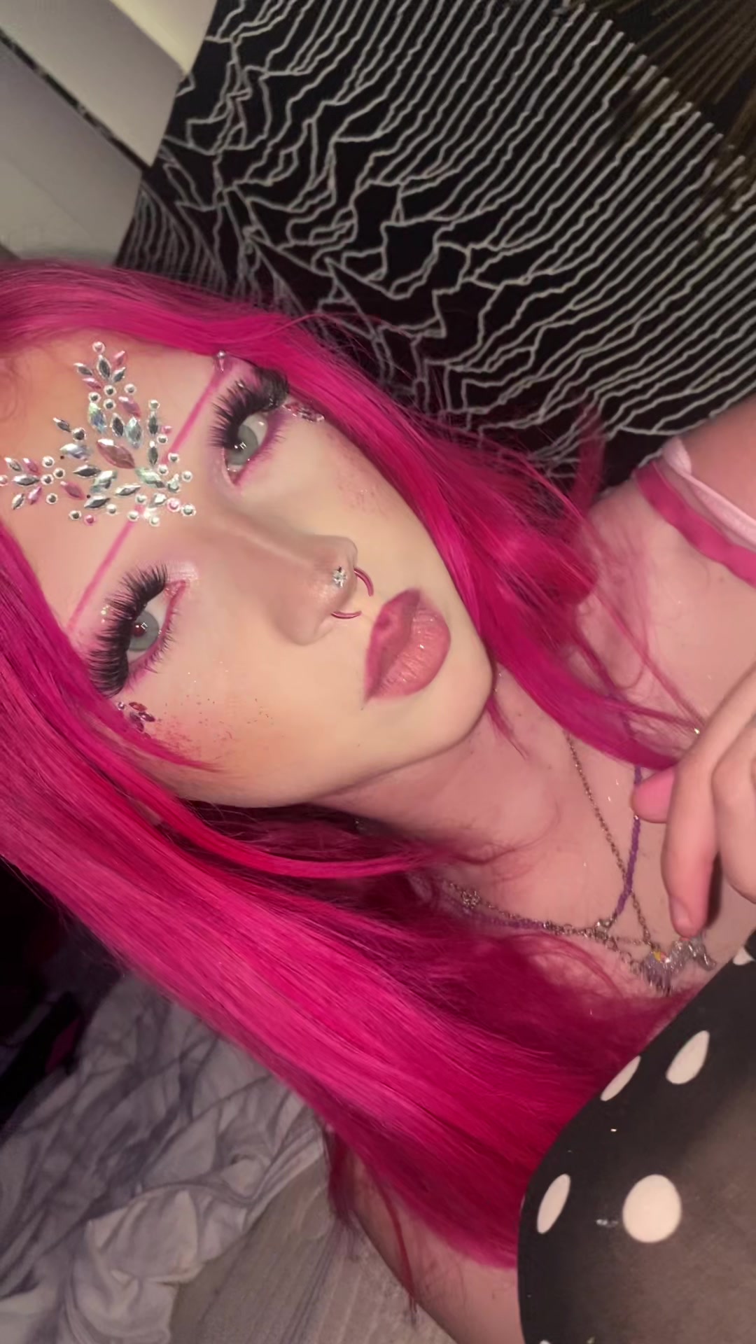 @iloveadriannelenker_