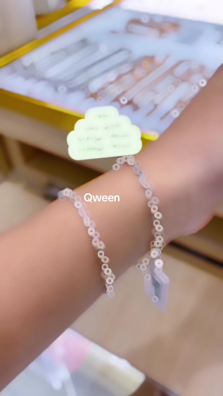 @Qween