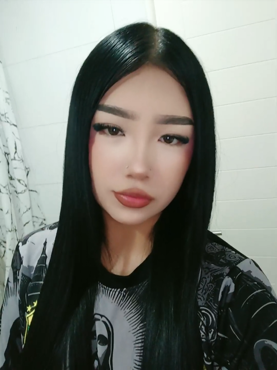 @𝓶𝓲𝓬𝓱𝓮𝓵𝓵 𝓯𝓵𝓸𝓻𝓮𝓼 🗝
