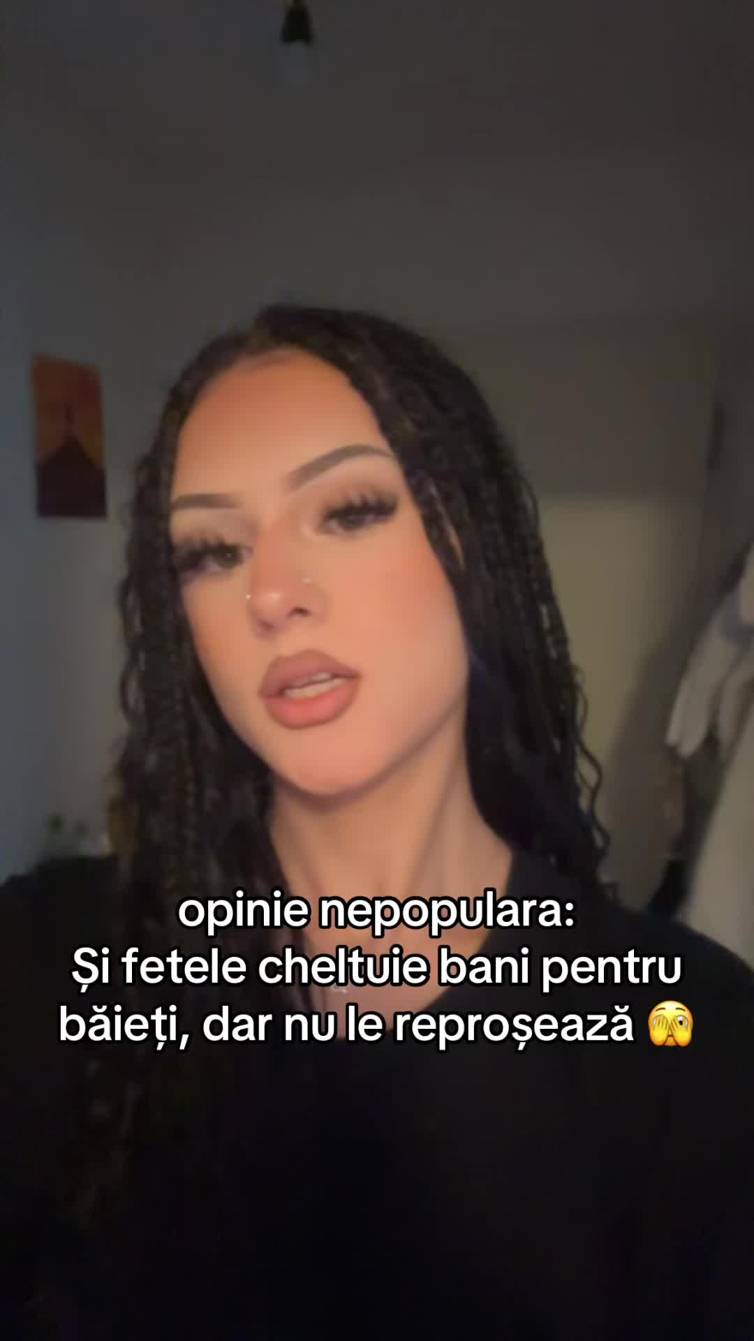 @mona