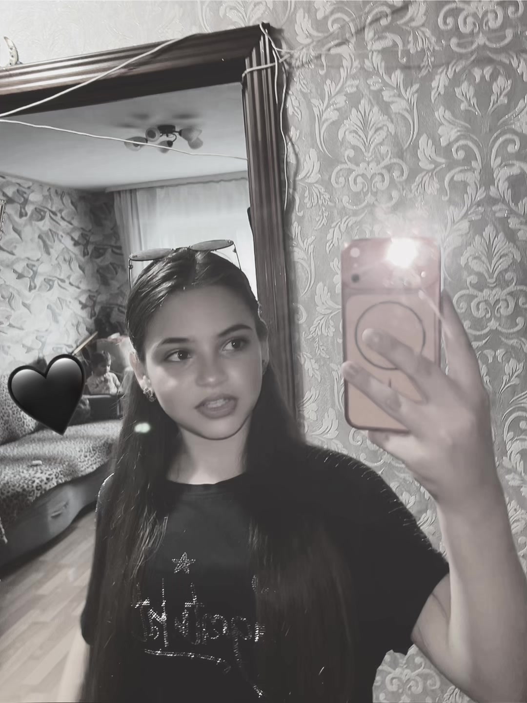 @🖤