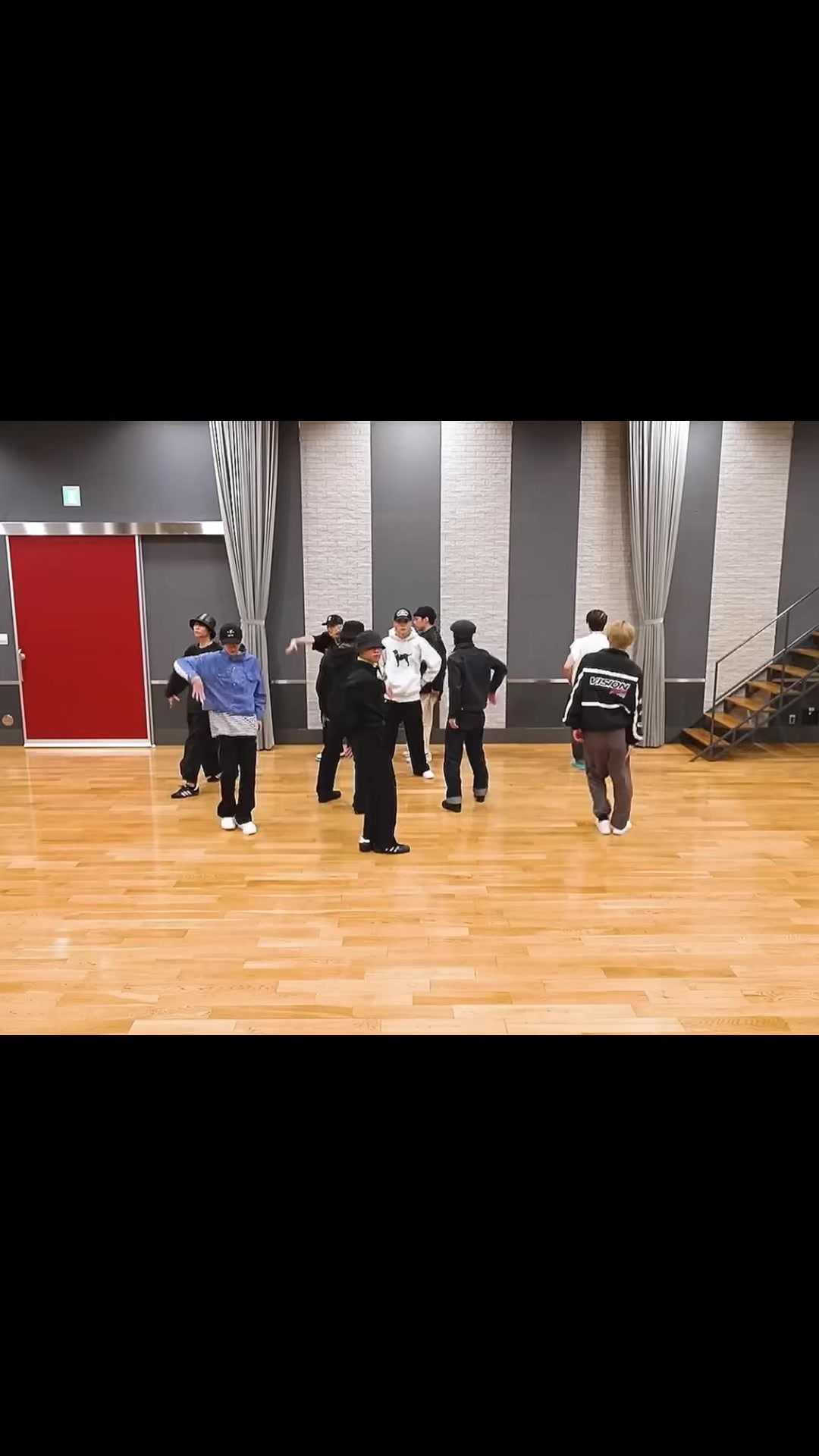 @衣 .