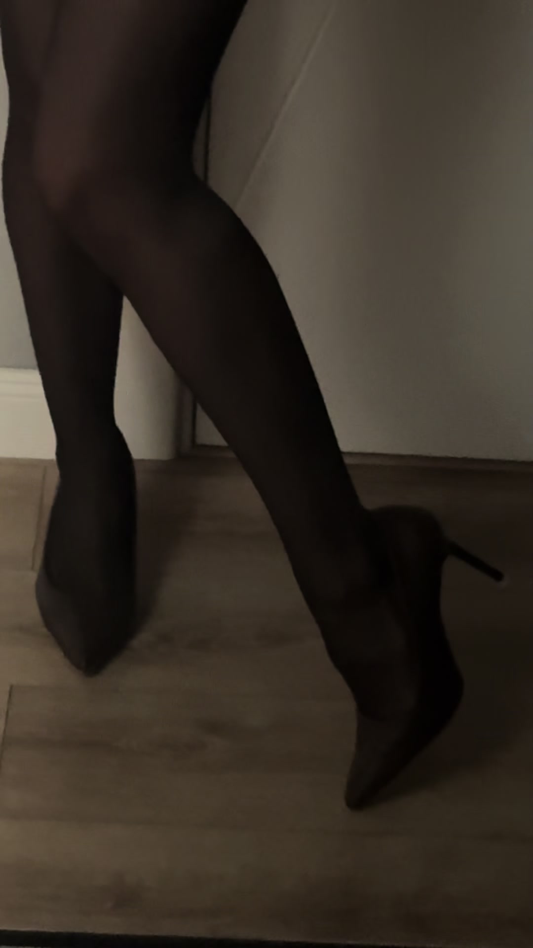 @𝒟𝒾