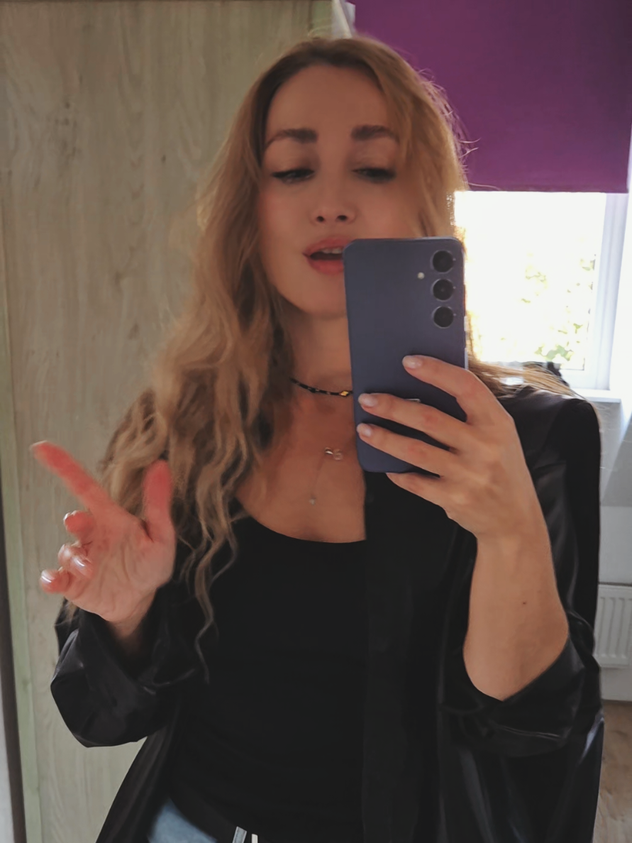 @🌸 𝑬𝒍𝒊 🌸