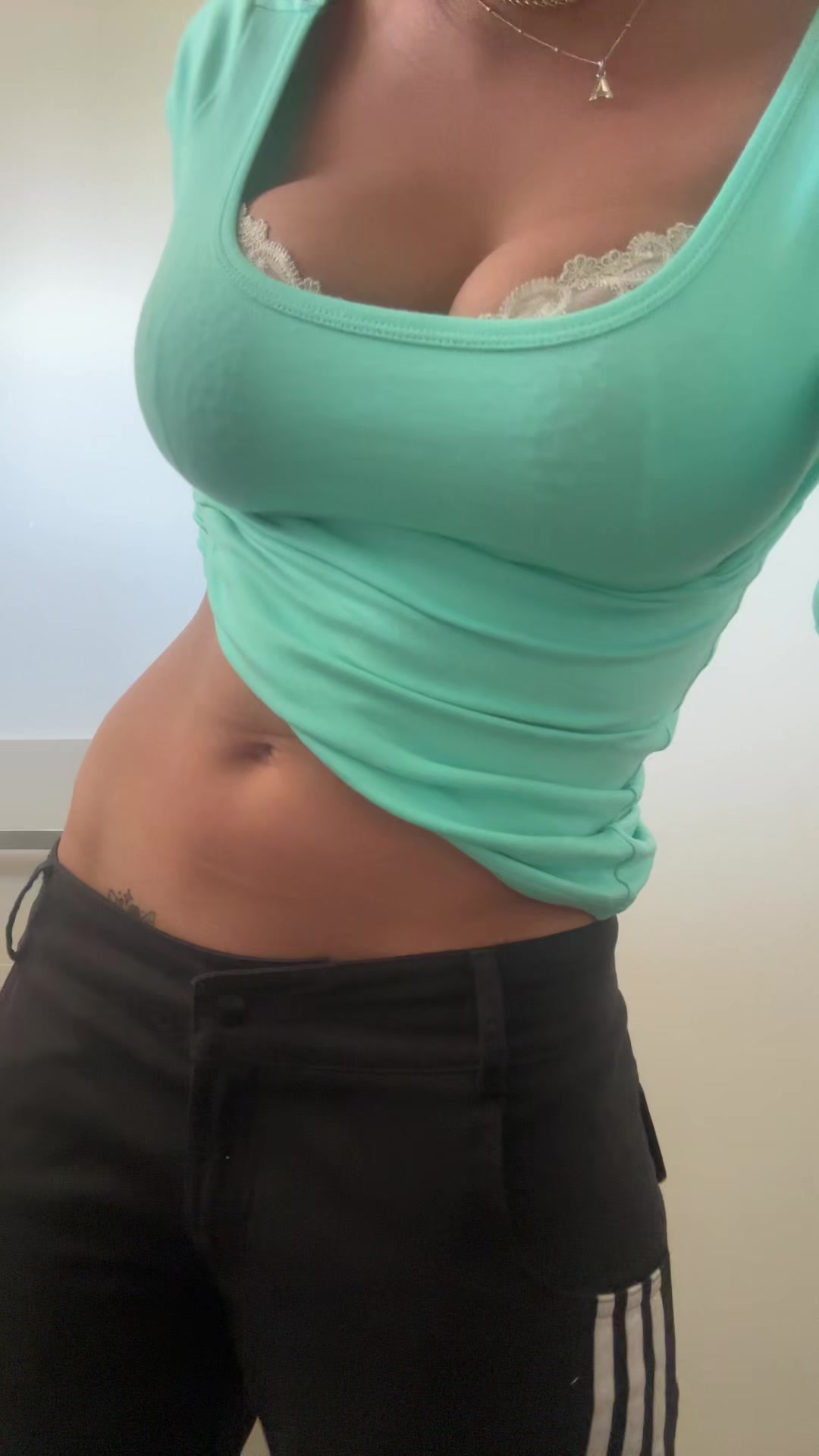@avalaursmith
