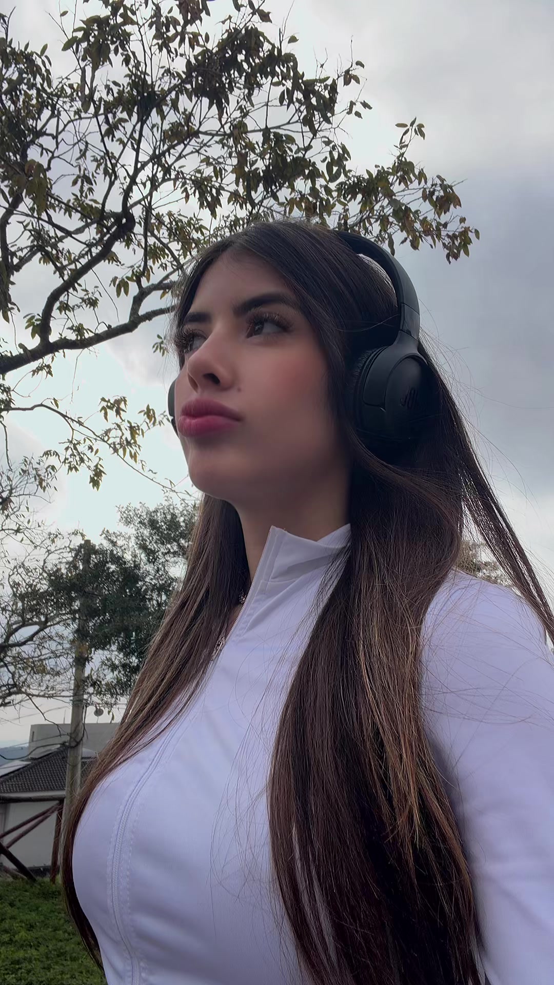 @Lo