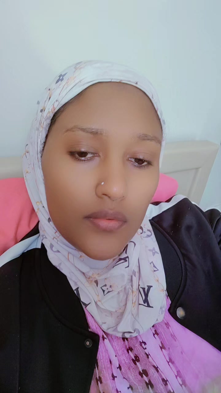 @Ashu🌳tiyya🌳(10N)🌳