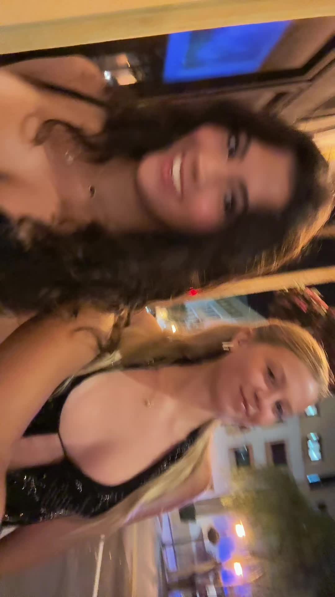 @thatblondandbrunete