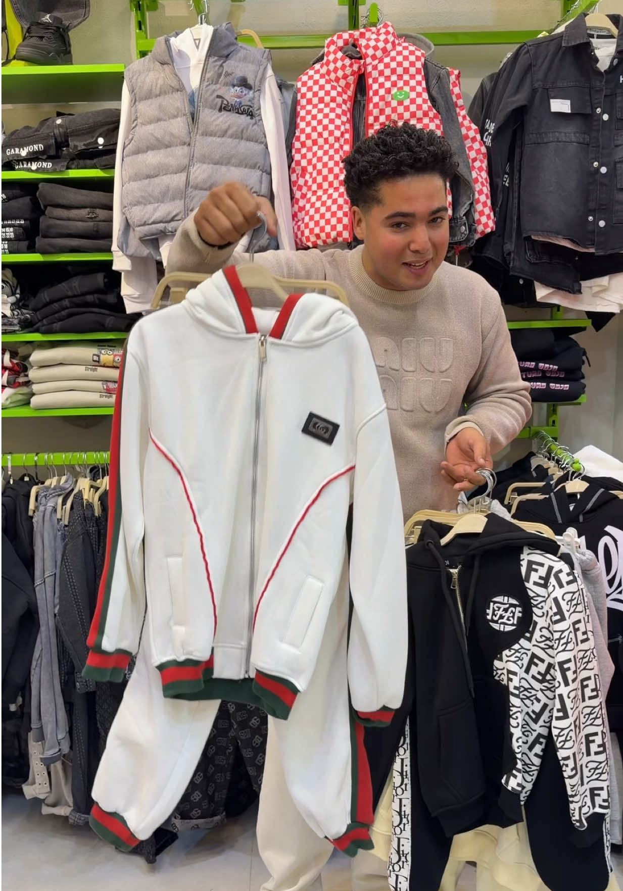 @Y N G