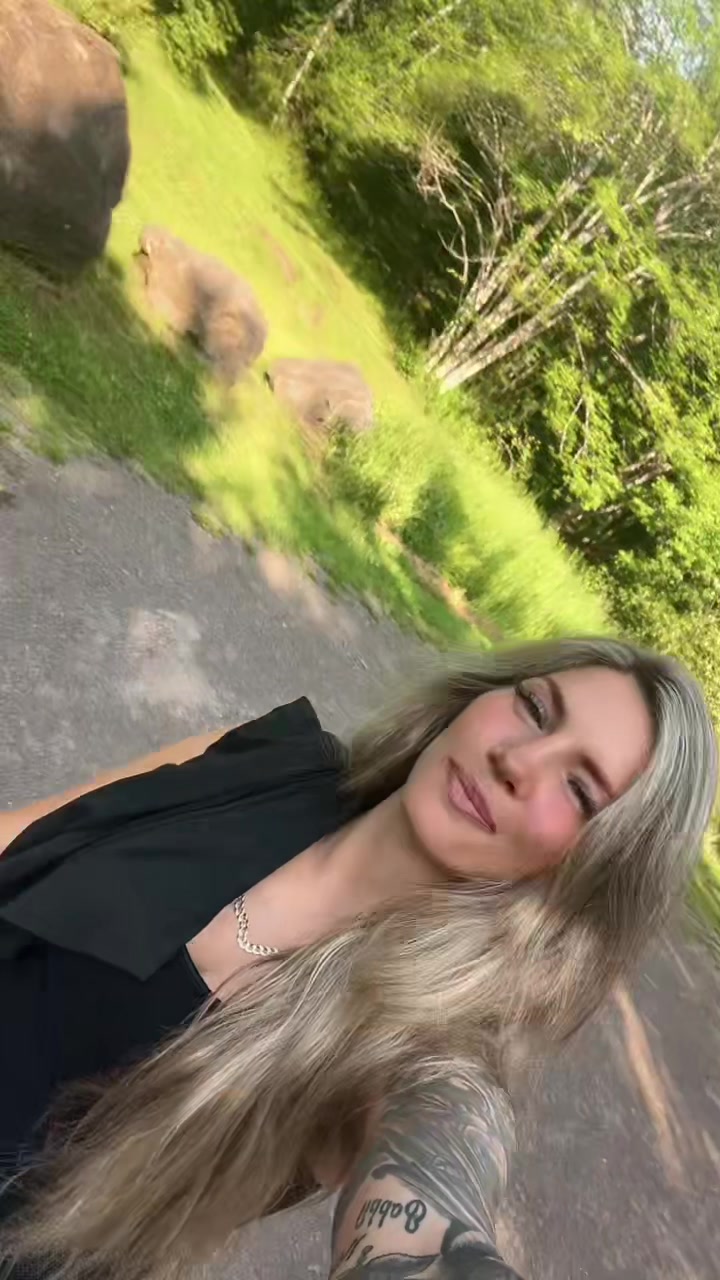 @cryssleb_