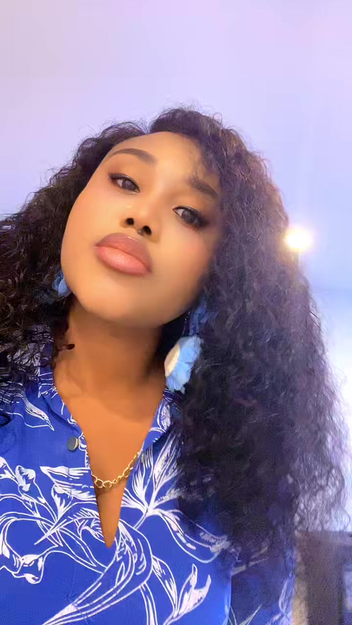 @Vanessa 🇨🇦