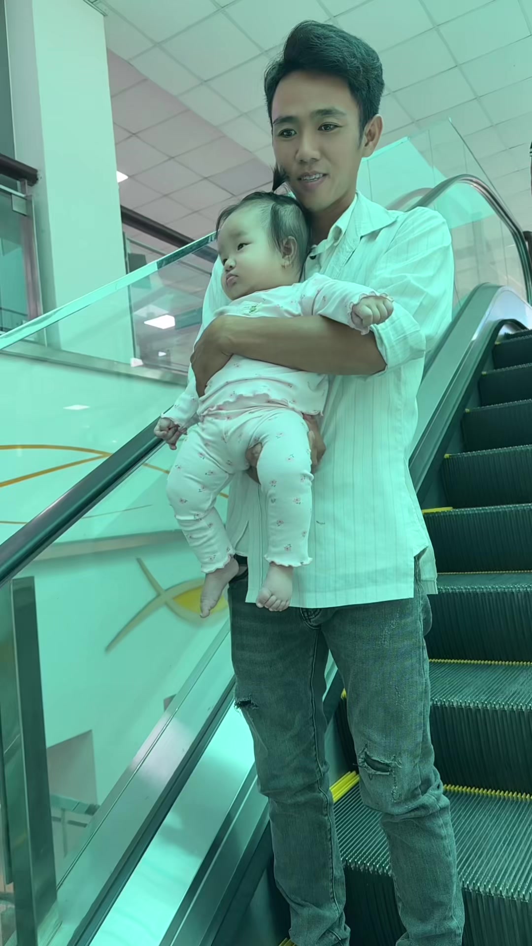 @B&agrave;n tay nhỏ 63B3