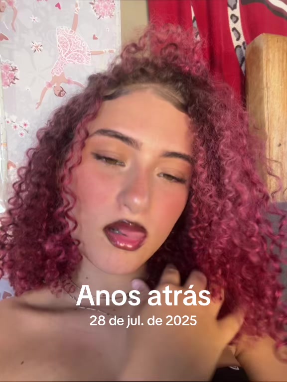 @eujulianasantostrindade_