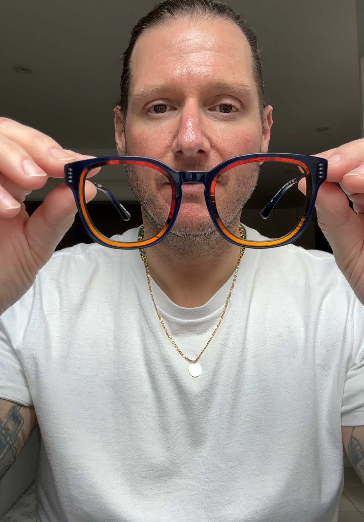 @Stevewearsglasses