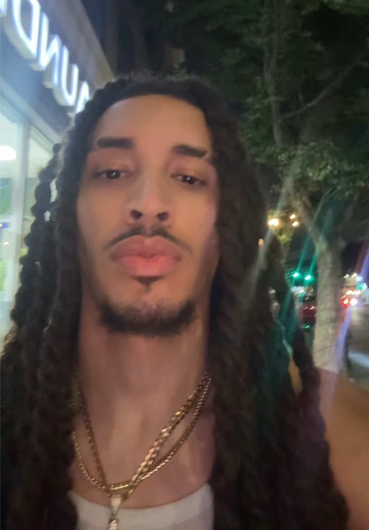 @Dee