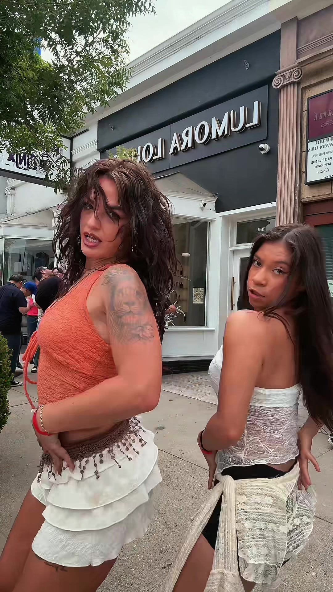 @ariellyndsey