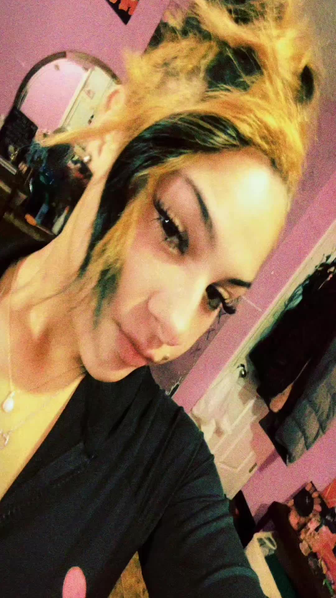 @♱