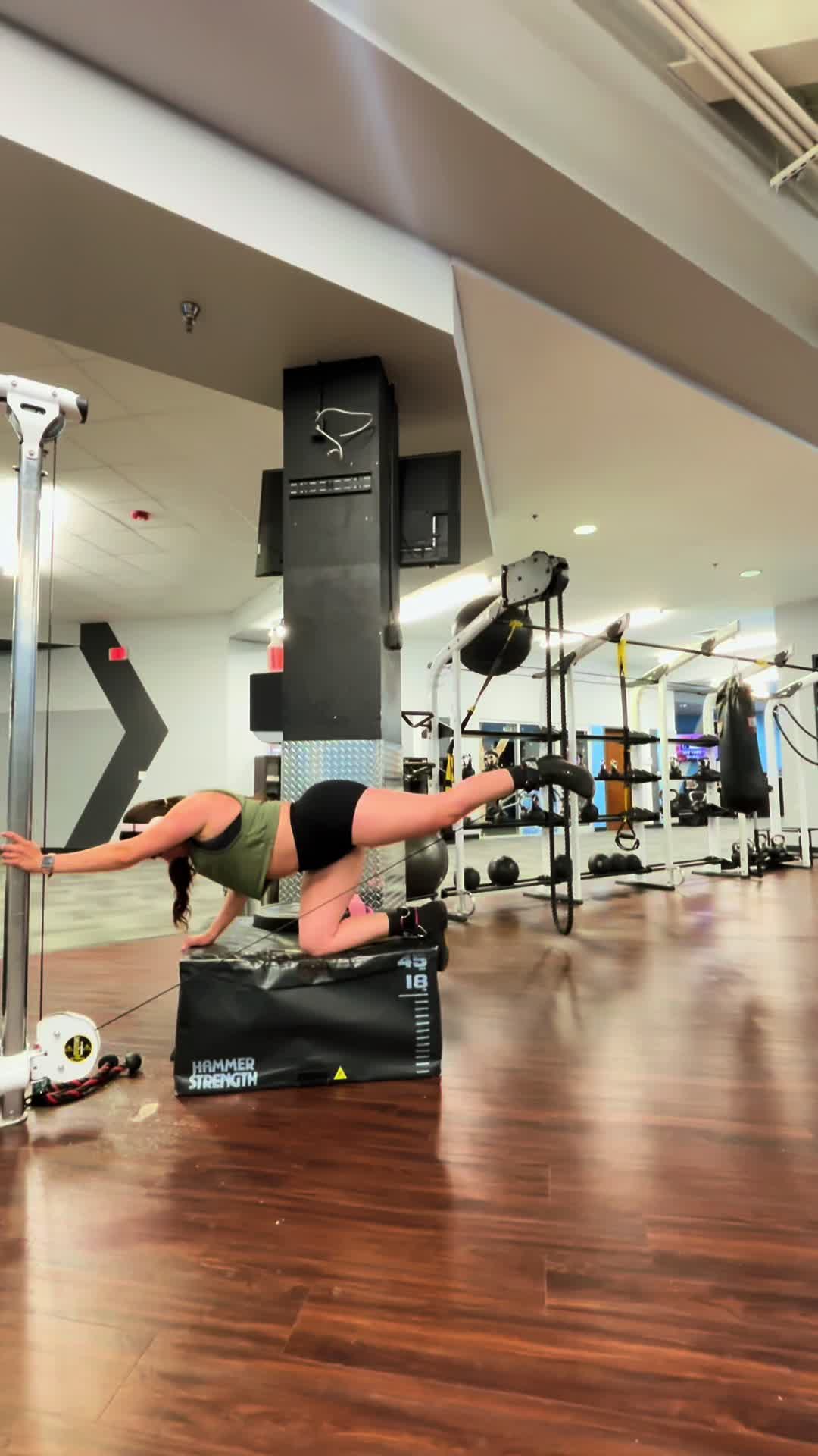 @Eat.sweat.travel