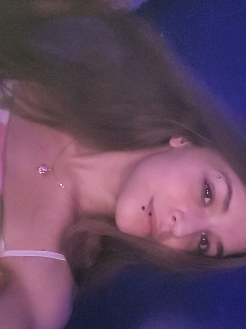 @Bunny🎀🖤🫧