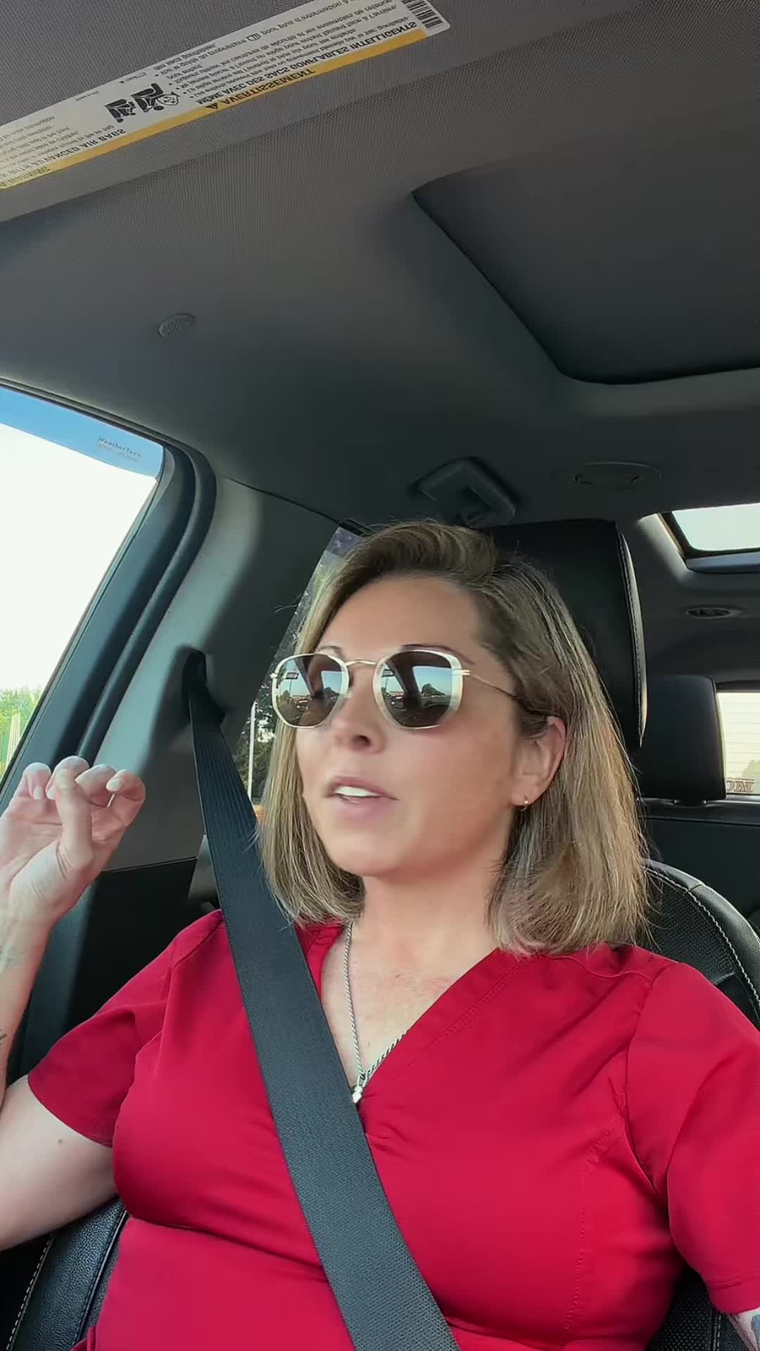 @momica_mama
