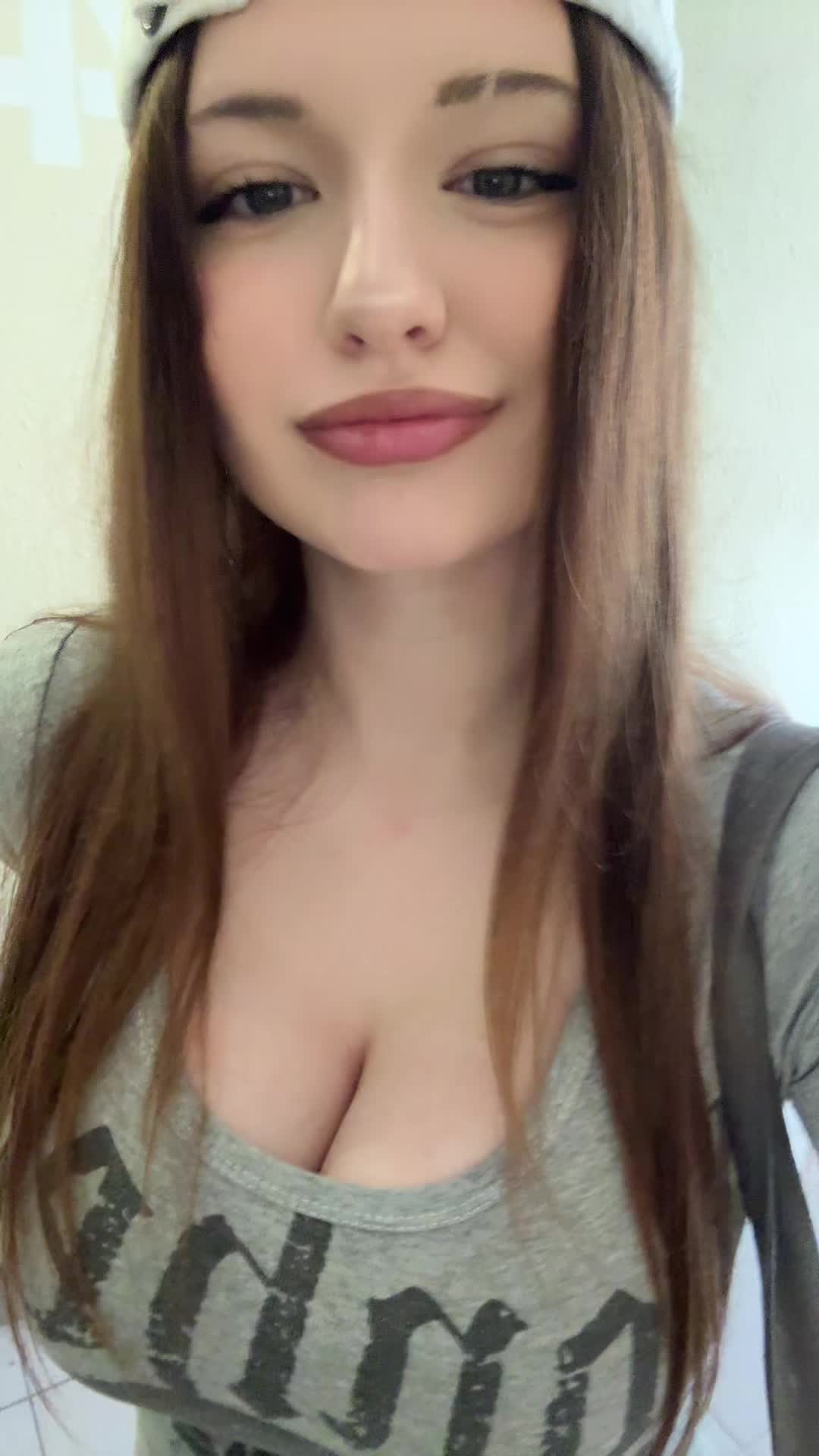 @Ищу девушку пиши я
