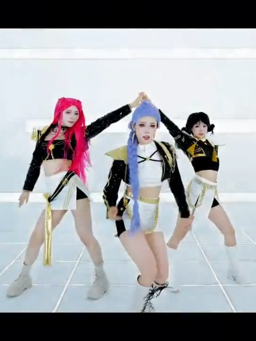 @cosplay girl