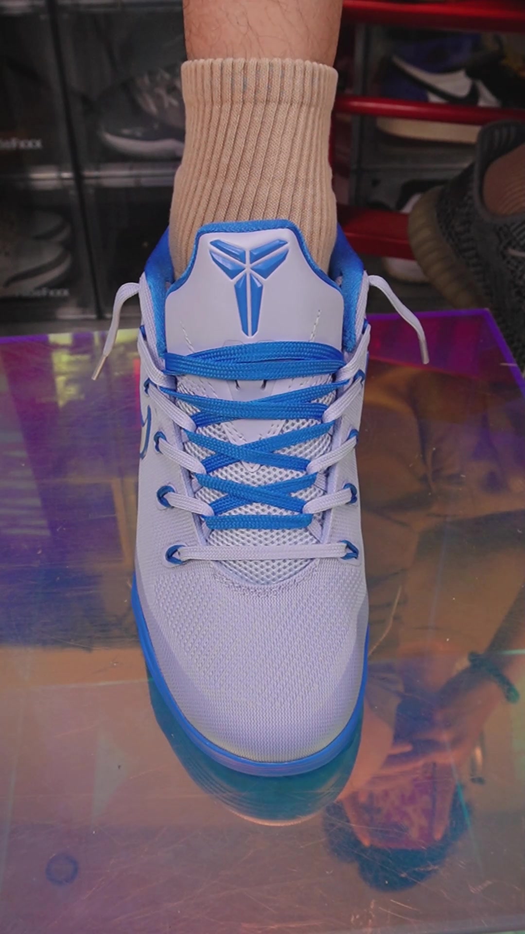 @Lacedsneaker