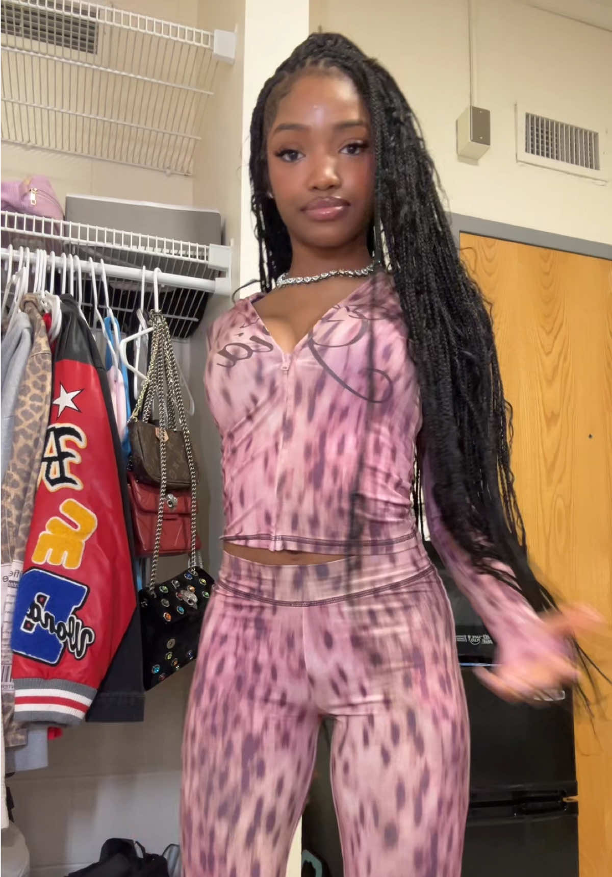 @breeaamoyri