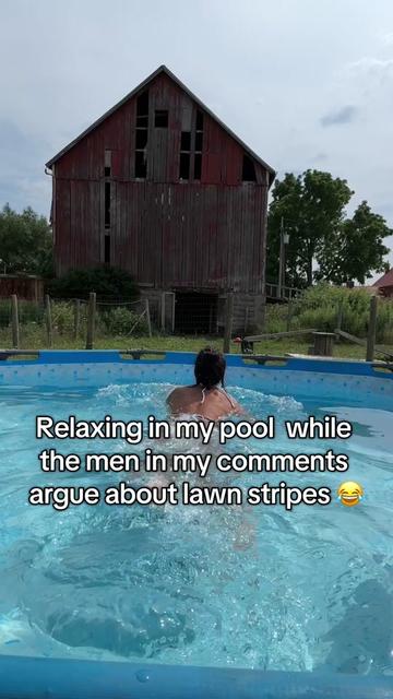 @Leone_The Bikini Farmer