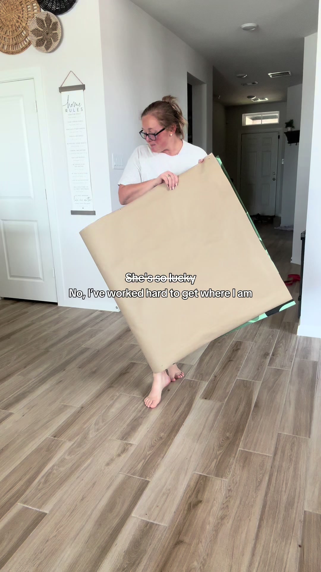 @Lindsey | Banner Artist & Mom