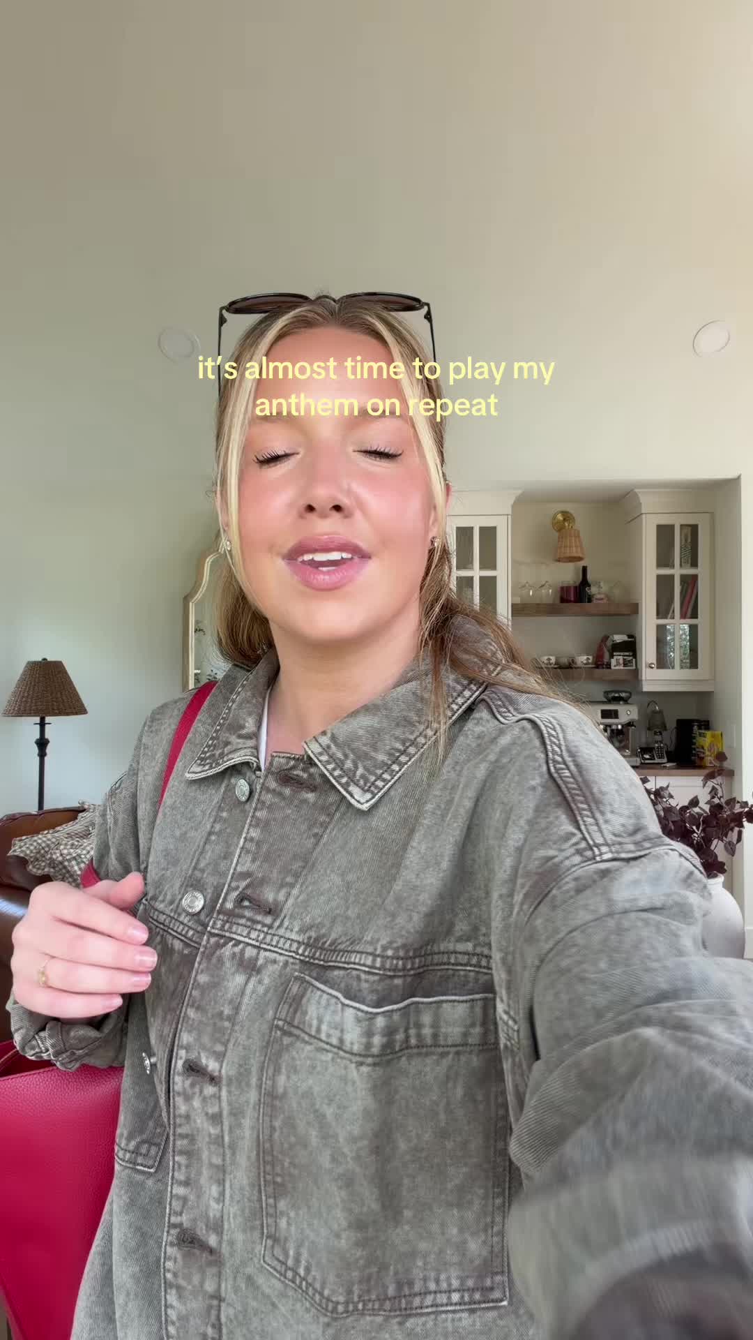 @Lauren | mom life + outfits