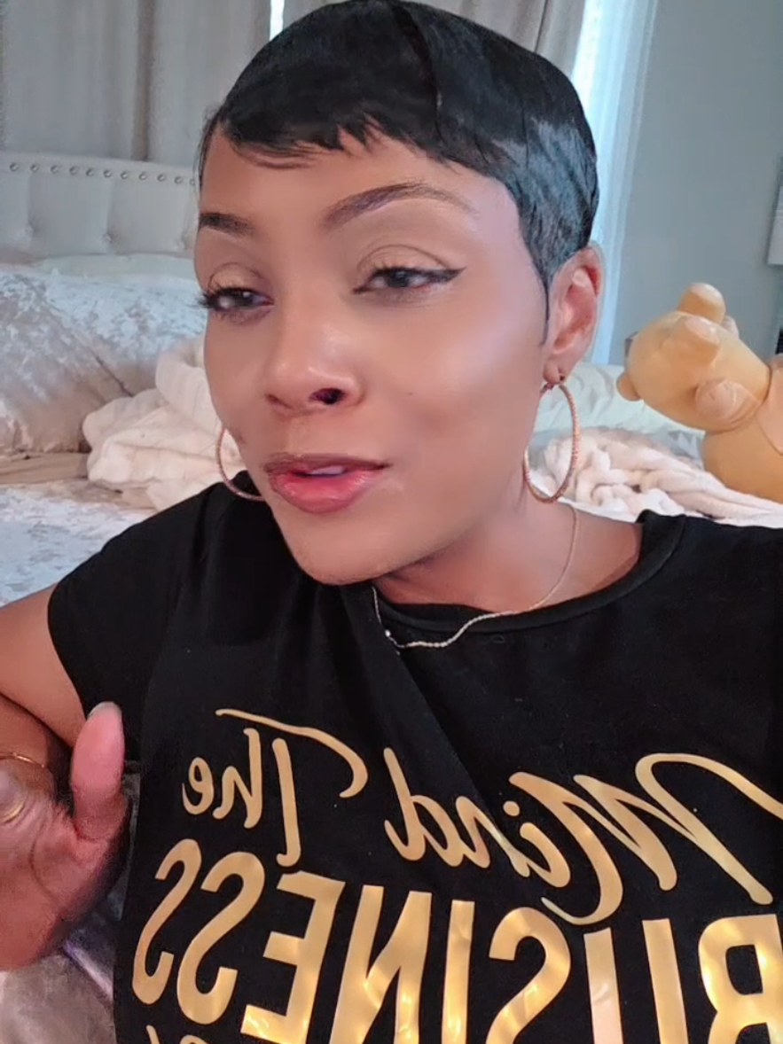 @AprilBeeQueen