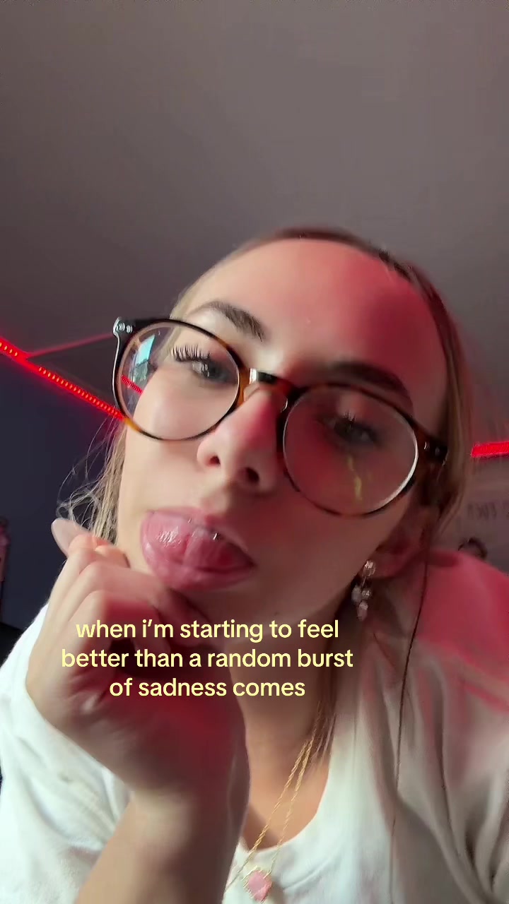 @???