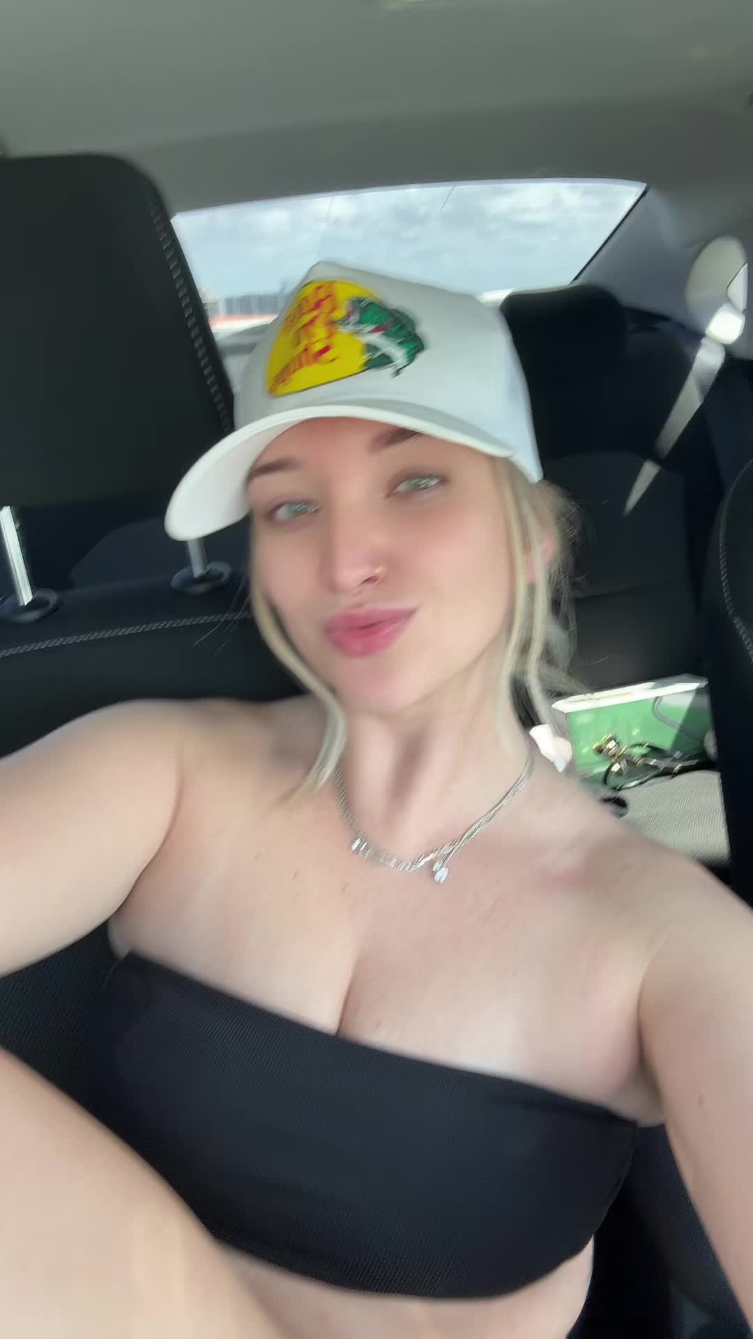 @Angelarohde99